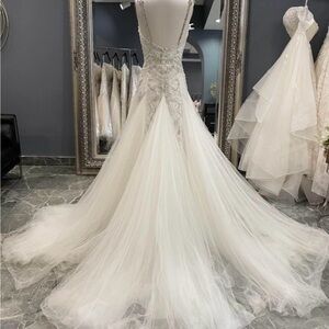 Elegant White Wedding Dress
